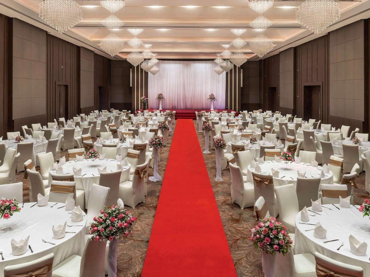 Готель Pullman Yangon Centrepoint Екстер'єр фото