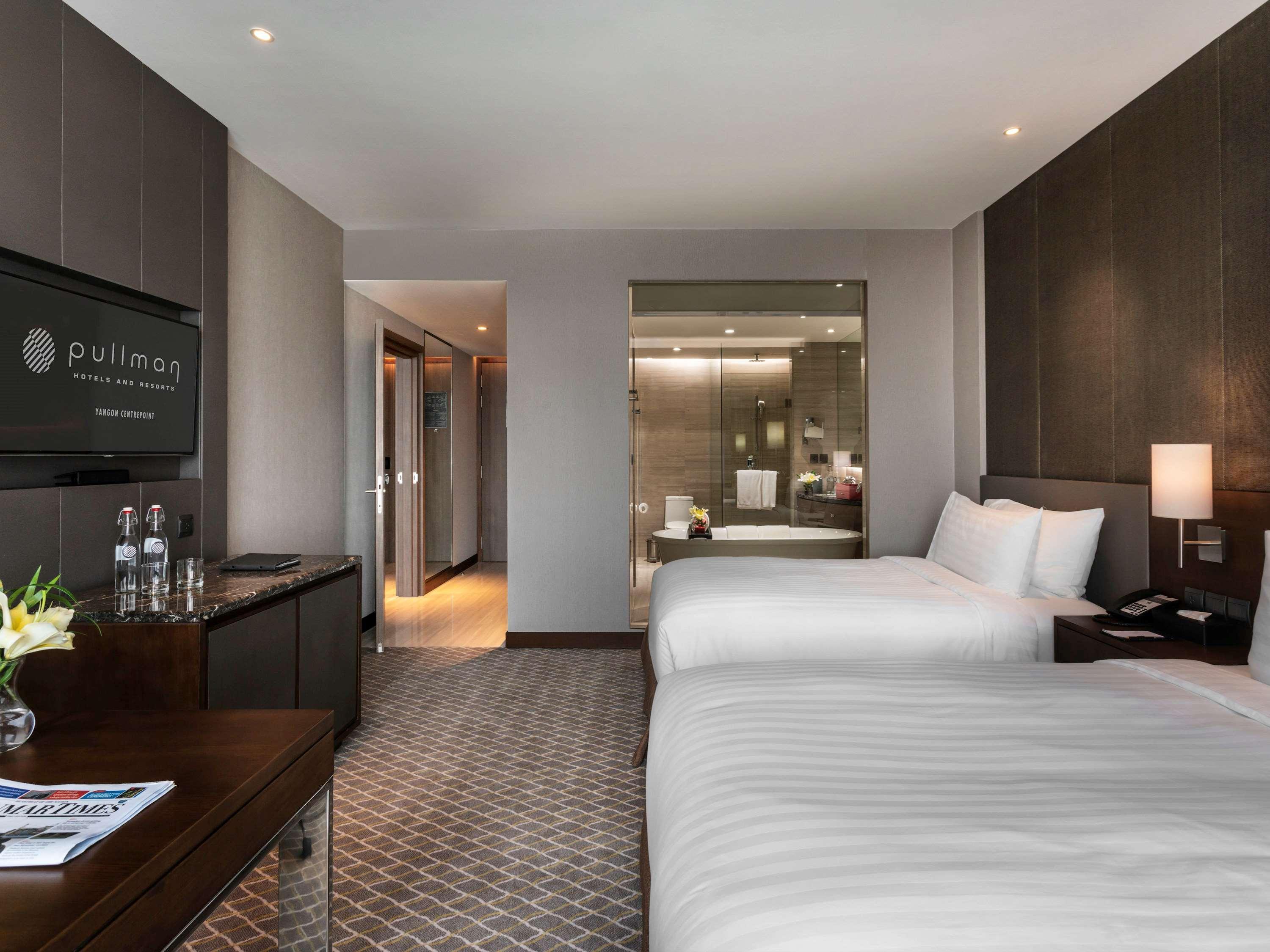 Готель Pullman Yangon Centrepoint Екстер'єр фото