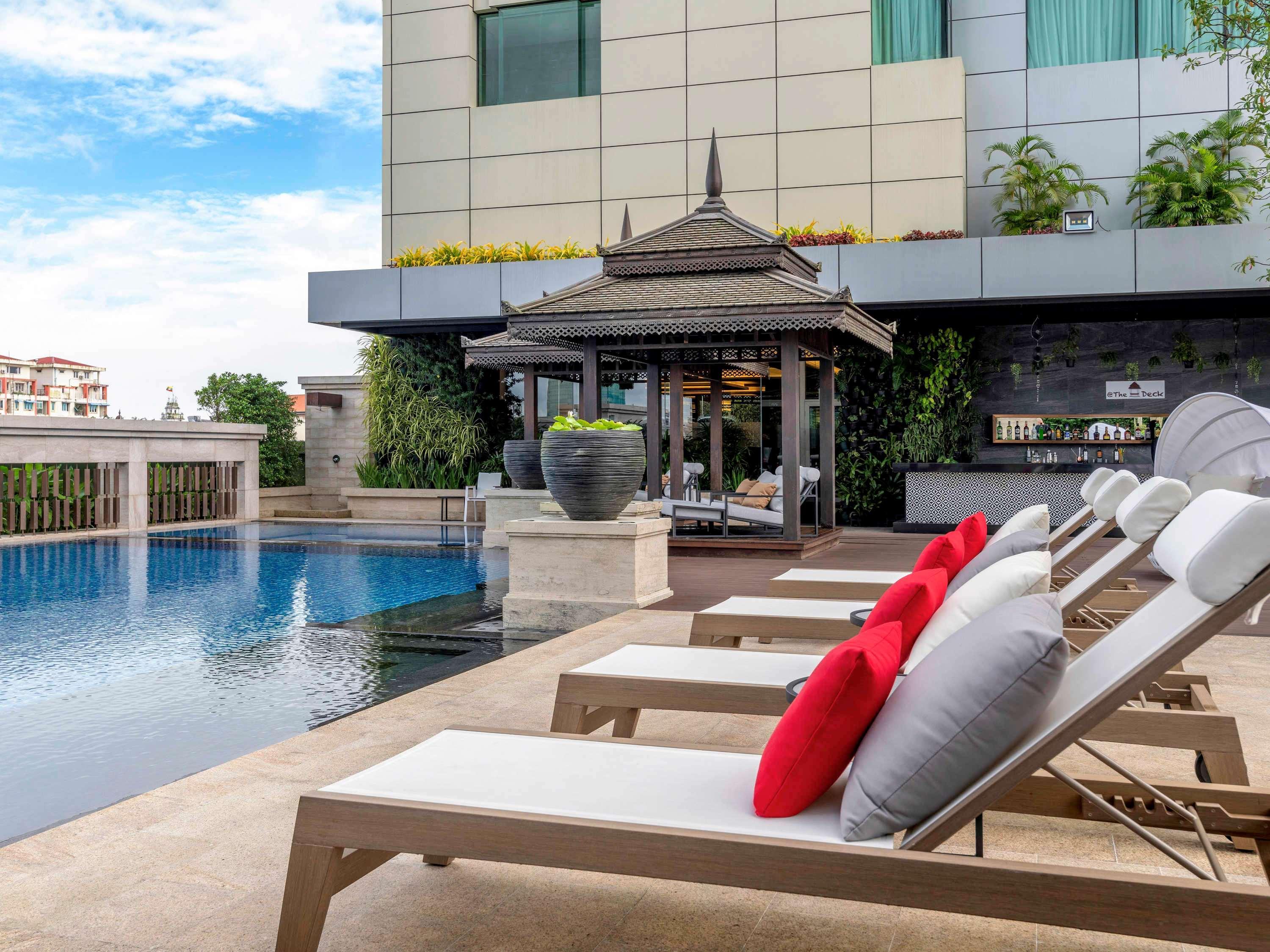 Готель Pullman Yangon Centrepoint Екстер'єр фото