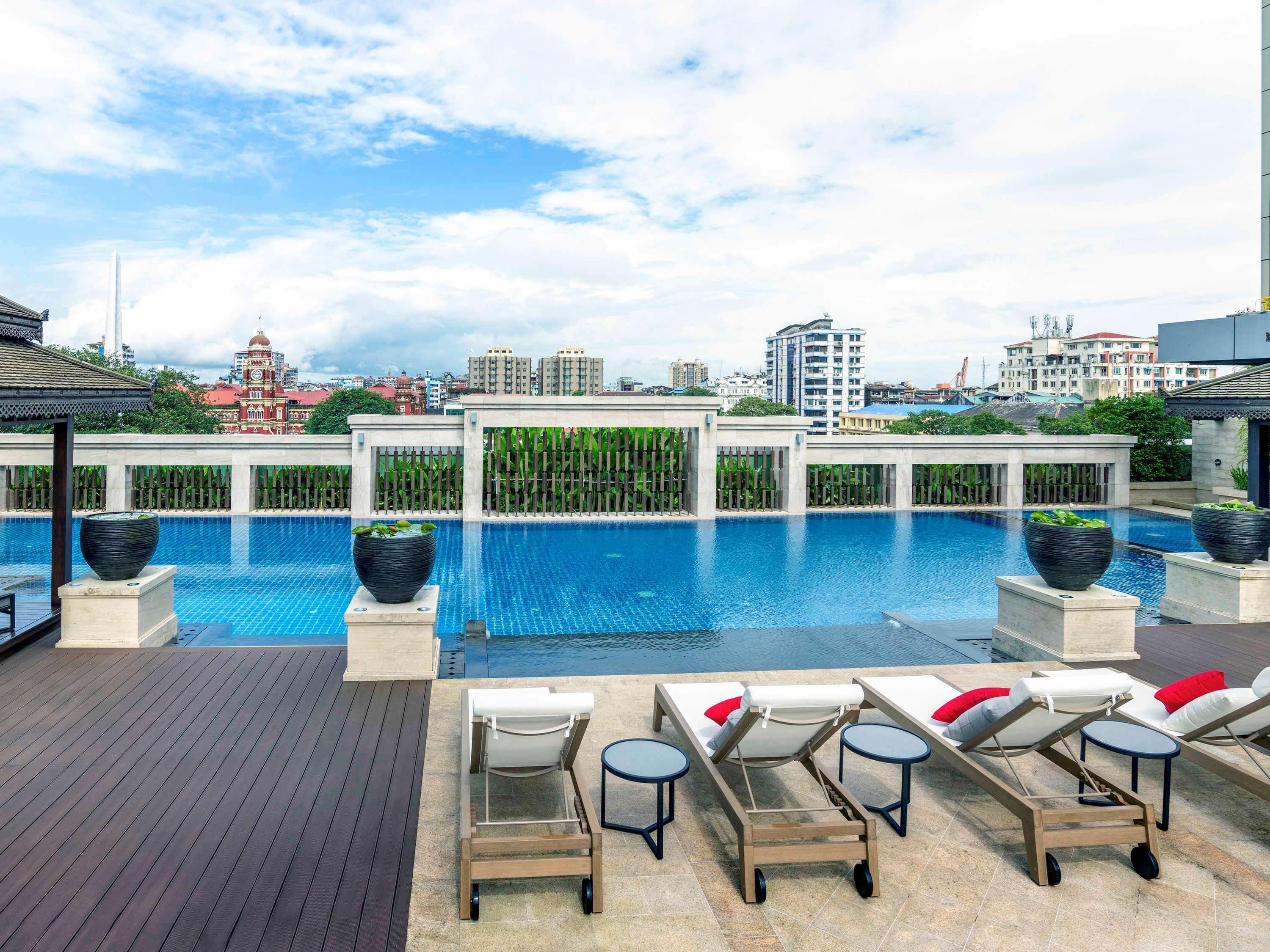 Готель Pullman Yangon Centrepoint Екстер'єр фото