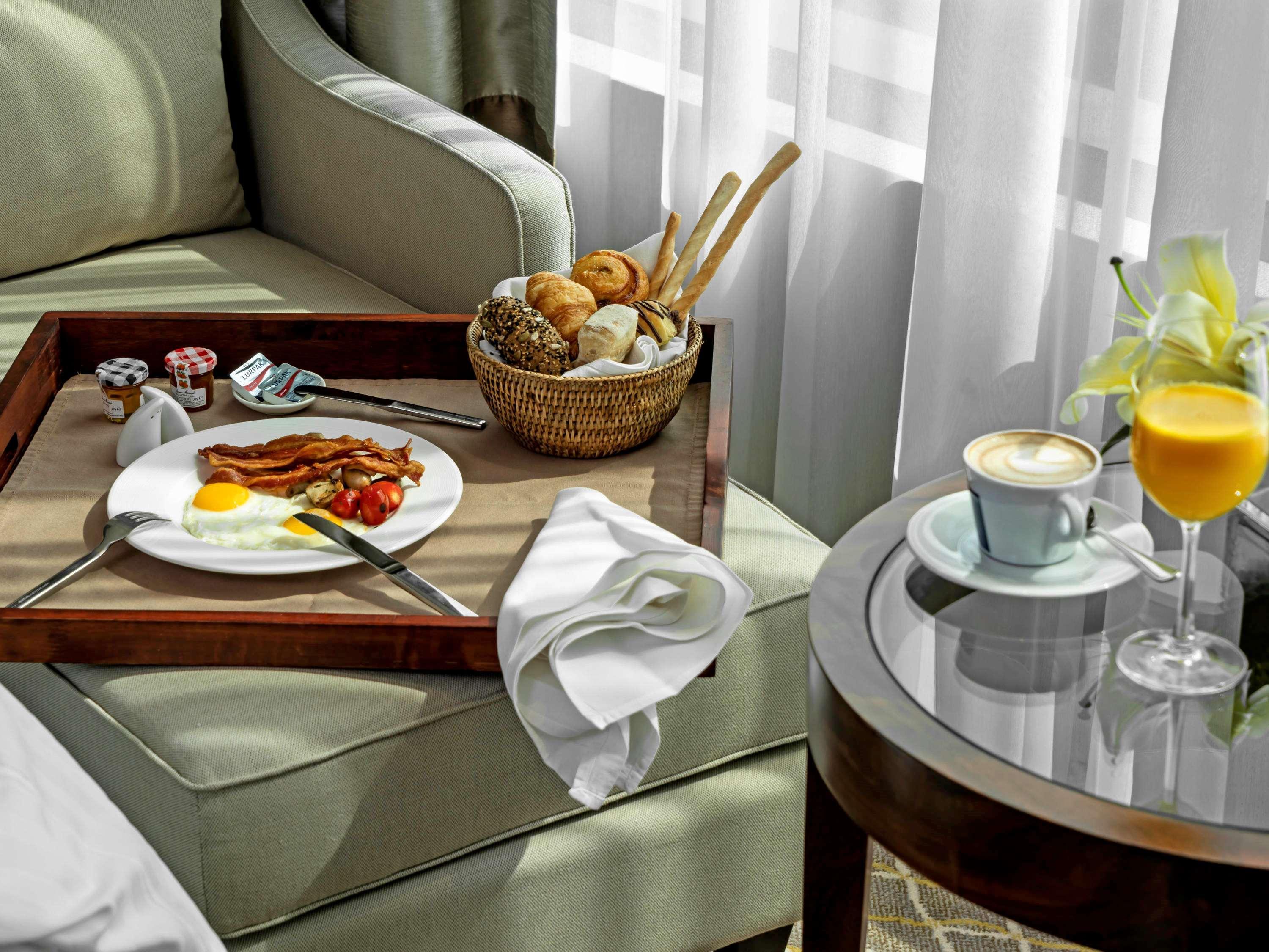 Готель Pullman Yangon Centrepoint Екстер'єр фото