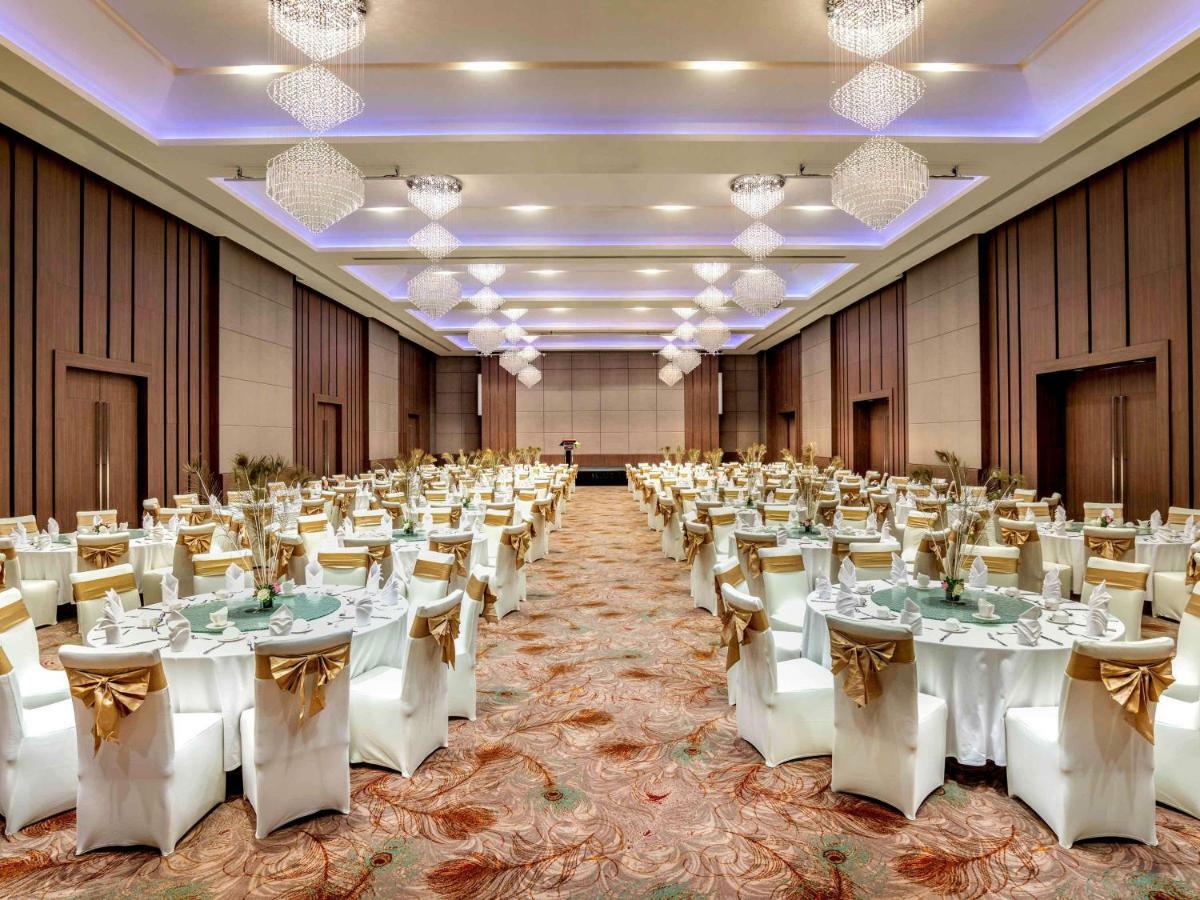 Готель Pullman Yangon Centrepoint Екстер'єр фото